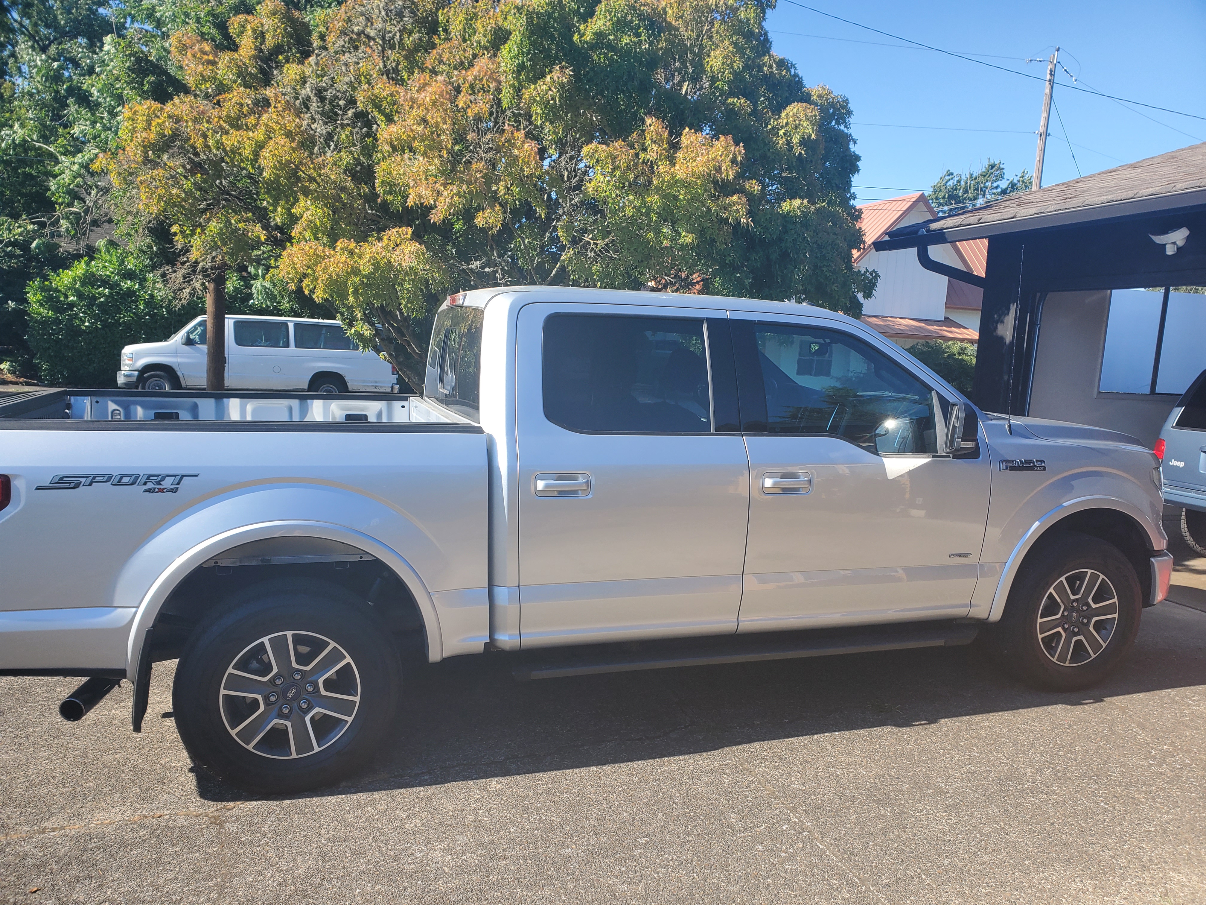 Used 2016 Ford F150 XLT w/ Equipment Group 302A Luxury AWD/4WD image 1