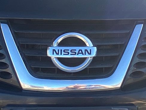 Used 2011 Nissan Juke SL image 16