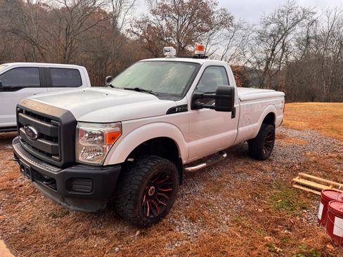 Used 2015 Ford F250 XL image 1