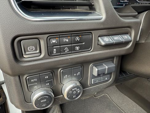 Used 2023 GMC Yukon XL AT4 w/ AT4 Premium Plus Package image 14