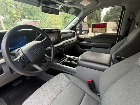 Used 2023 Ford F250 XLT w/ XLT Premium Package AWD/4WD image 2