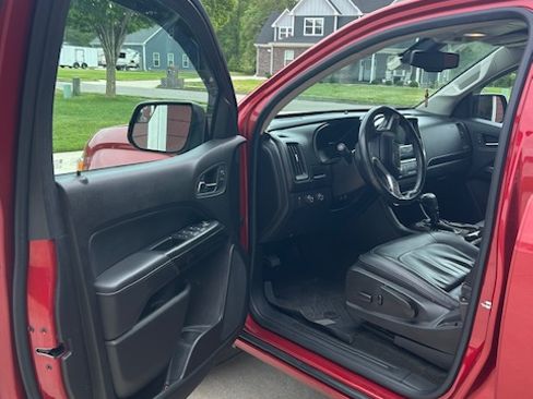 Used 2016 GMC Canyon SLT w/ Driver Alert Package image 9