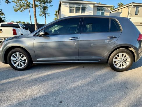 Used 2016 Volkswagen Golf S image 5