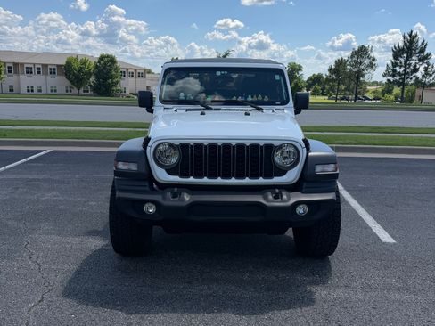 Used 2025 Jeep Wrangler Sport AWD/4WD image 2