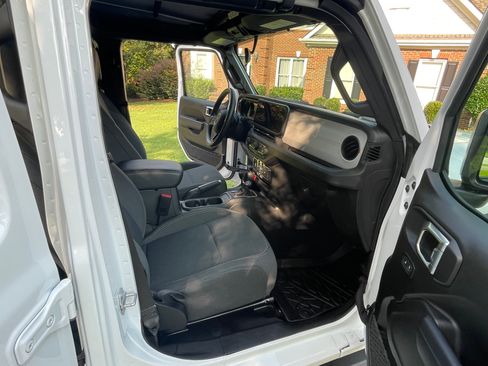 Used 2025 Jeep Wrangler Unlimited Sport AWD/4WD image 20