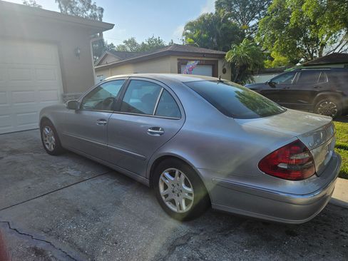 Used 2005 Mercedes-Benz E 320 CDI Sedan image 5