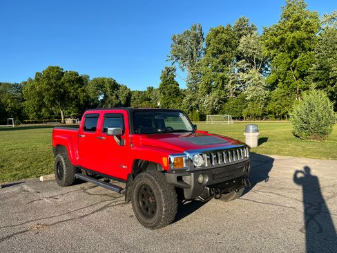 Used 2009 HUMMER H3T w/ Appearance Package AWD/4WD image 4