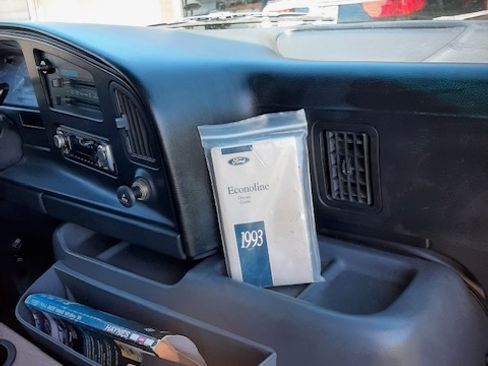 Used 1993 Ford E-150 and Econoline 150 image 9
