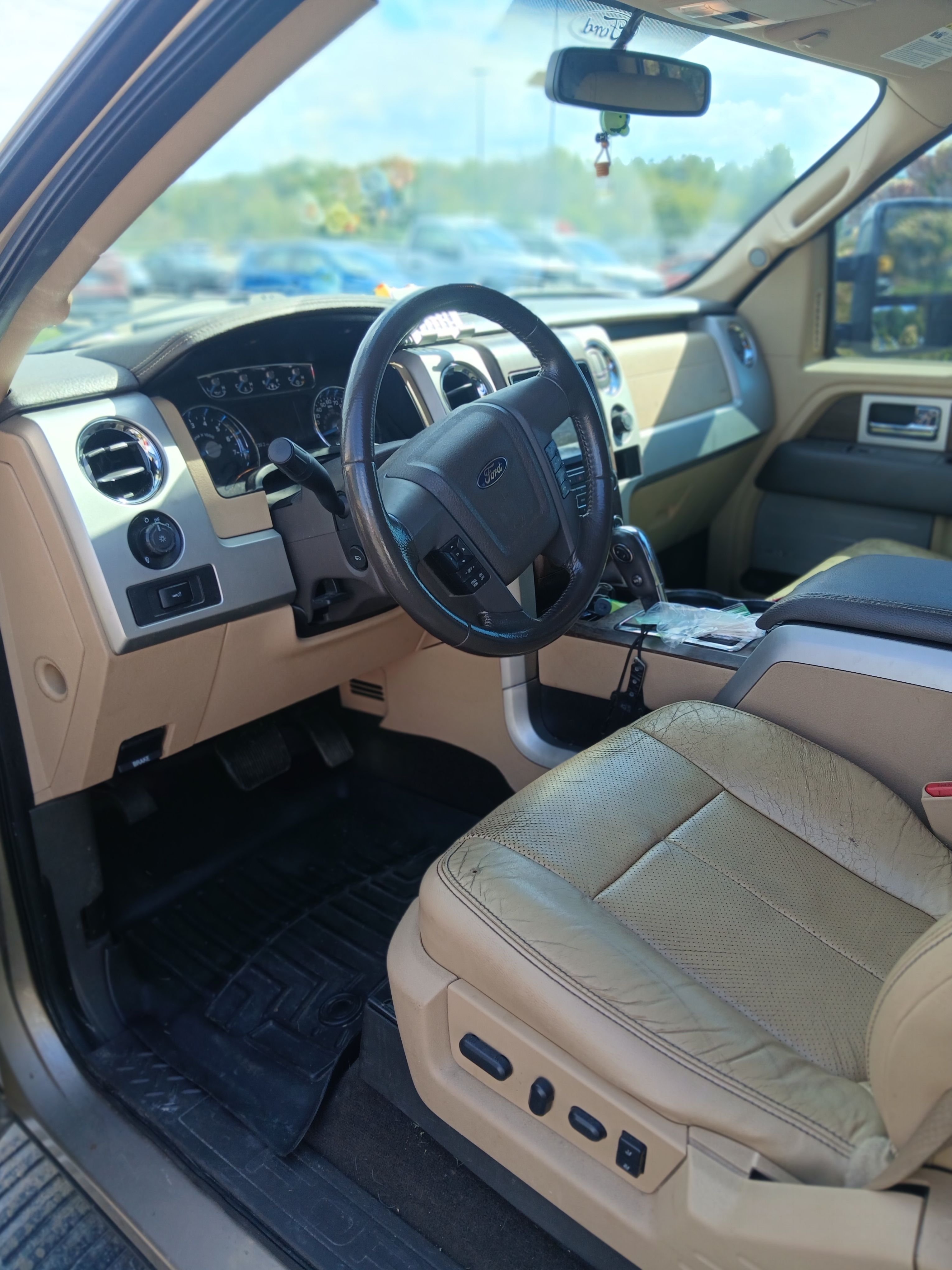 Used 2013 Ford F150 Lariat w/ Luxury Equipment Group RWD image 17