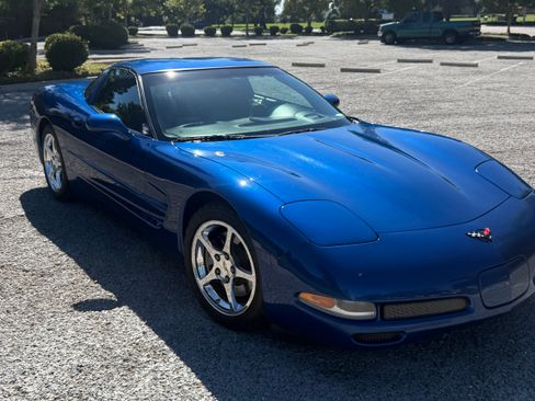 Used 2002 Chevrolet Corvette Coupe w/ Preferred Equipment Group2 RWD image 6