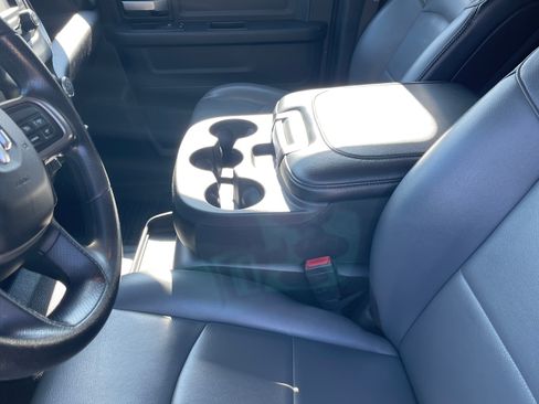 Used 2019 RAM 2500 Tradesman w/ Chrome Appearance Group image 16