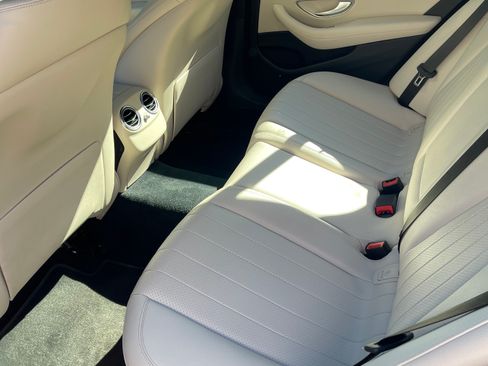 Used 2017 Mercedes-Benz E 300 4MATIC image 15