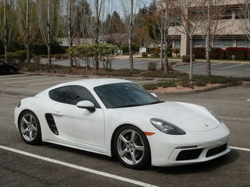 Used 2017 Porsche 718 Cayman image 6