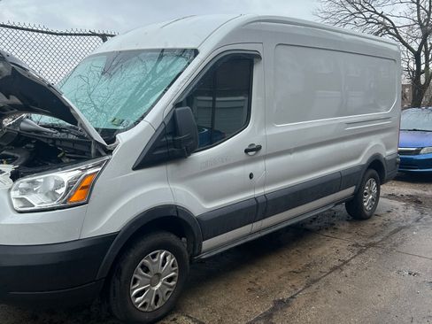Used 2016 Ford Transit 150 148 Medium Roof w/ Exterior Upgrade Package image 10