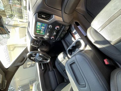 Used 2021 GMC Sierra 2500 Denali w/ Denali Black Diamond Edition image 15