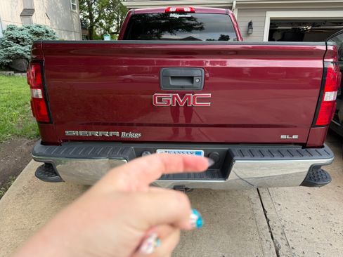 Used 2015 GMC Sierra 1500 SLE w/ SLE Value Package AWD/4WD image 5