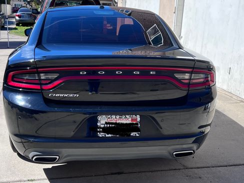 Used 2015 Dodge Charger SE w/ Popular Equipment Group image 4