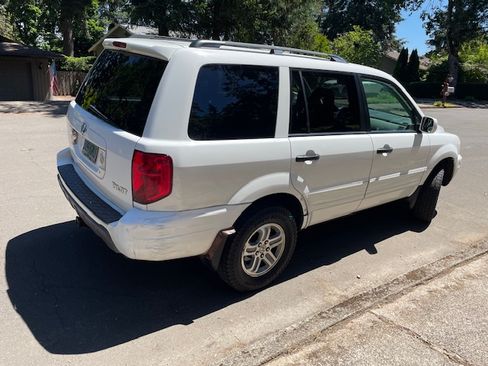 Used 2005 Honda Pilot EX image 1