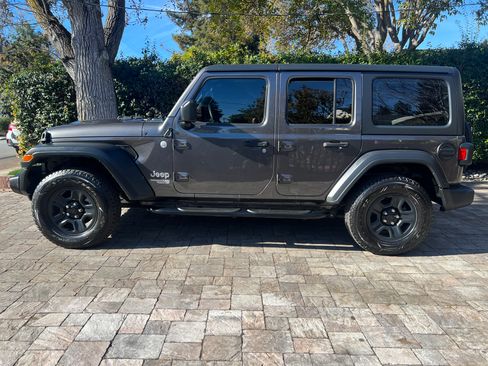 Used 2018 Jeep Wrangler Unlimited Sport image 5