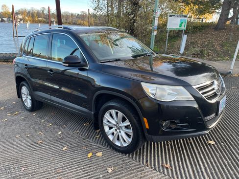 Used 2009 Volkswagen Tiguan SEL image 9