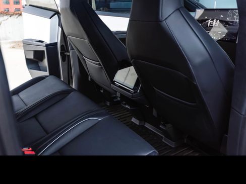 Used 2024 Tesla Cybertruck Cyberbeast AWD/4WD image 10