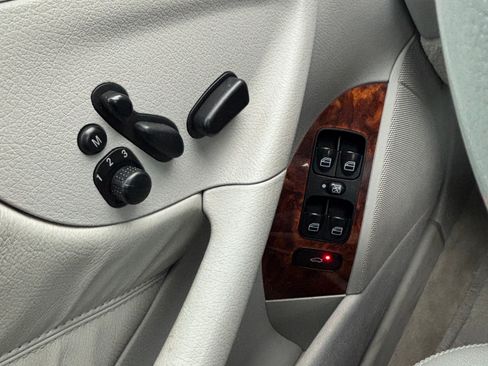 Used 2005 Mercedes-Benz CLK 500 Coupe image 15