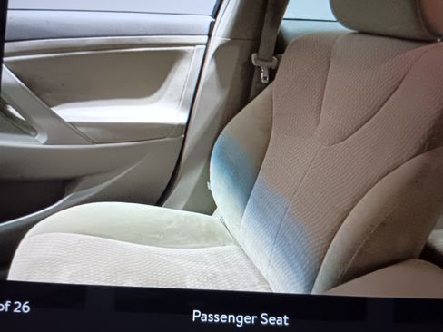 Used 2011 Toyota Camry LE image 25