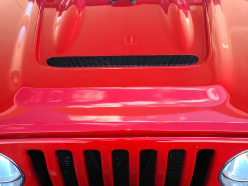 Used 2005 Jeep Wrangler Rubicon w/ Security Group image 4