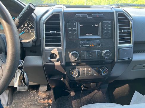Used 2015 Ford F150 XLT RWD image 10