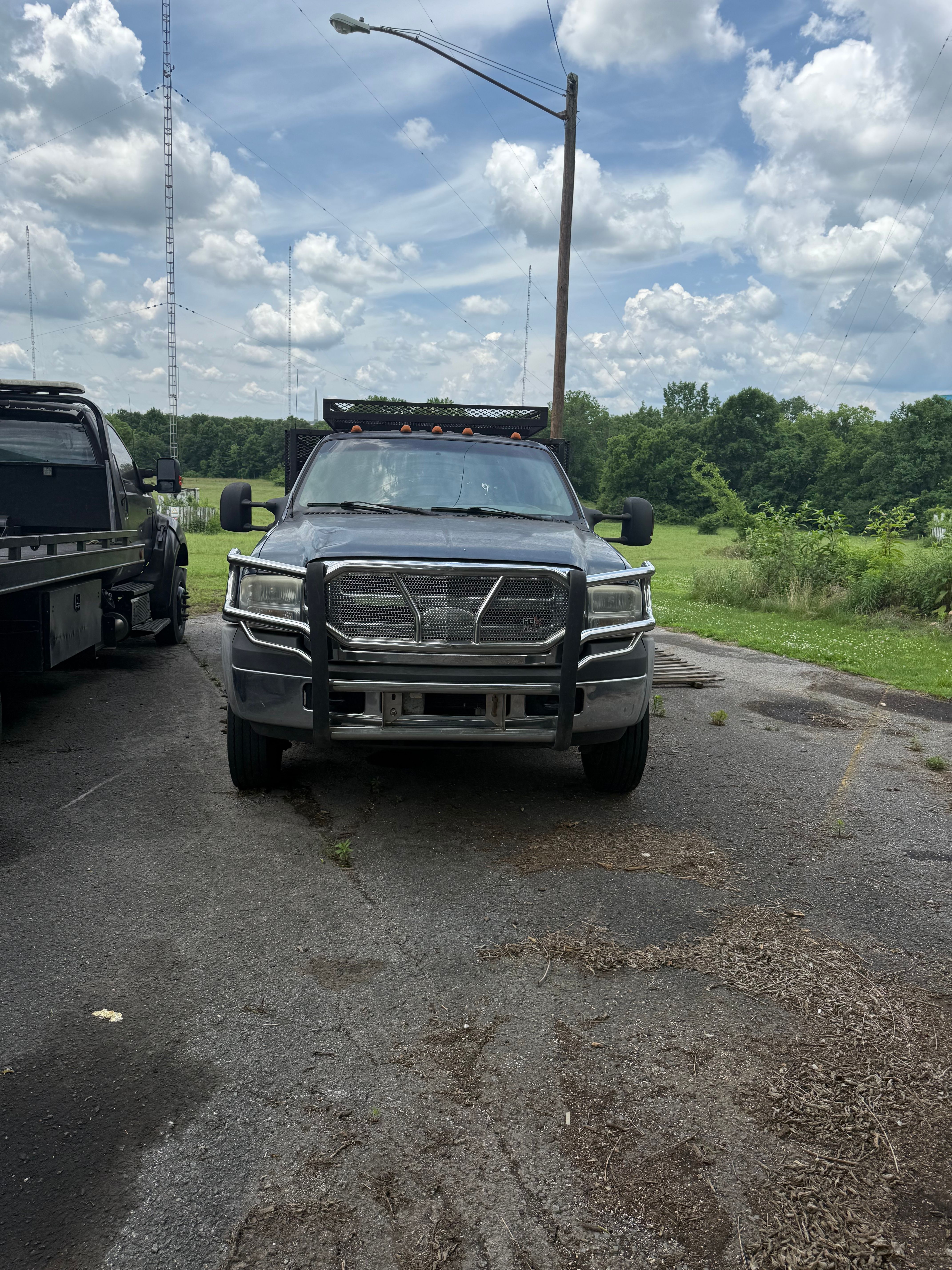 Used 2006 Ford F550 2WD Crew Cab Super Duty image 2