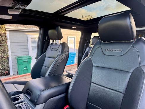 Used 2019 Ford F150 Raptor w/ Equipment Group 802A Luxury AWD/4WD image 18