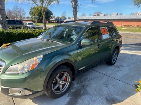 Used 2011 Subaru Outback 3.6R Limited image 1