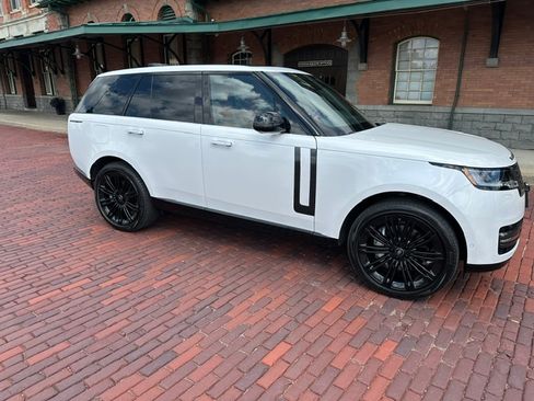 Used 2024 Land Rover Range Rover SE AWD/4WD image 13