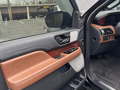 Used 2023 Lincoln Navigator L Reserve image 22