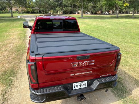 Used 2025 GMC Sierra 2500 AT4X image 17
