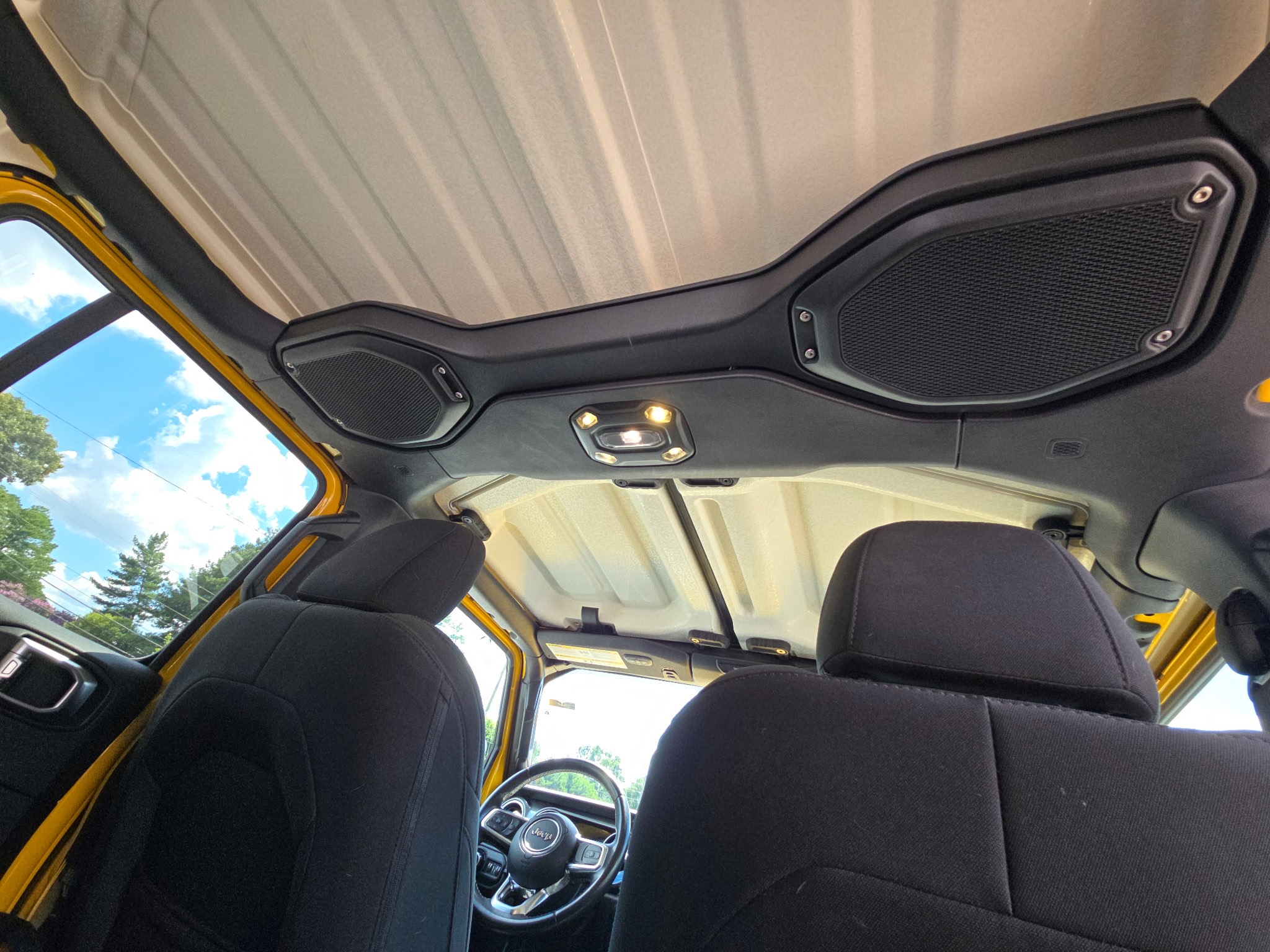 Used 2020 Jeep Wrangler Unlimited Sahara w/ Uconnect 4C Nav & Sound Group AWD/4WD image 14
