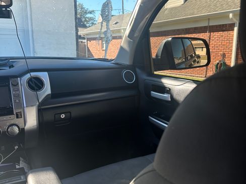 Used 2014 Toyota Tundra SR5 image 13