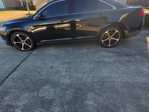 Used 2018 Ford Taurus SEL w/ Equipment Group 201A image 2