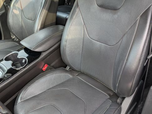 Used 2016 Ford Fusion Titanium image 12