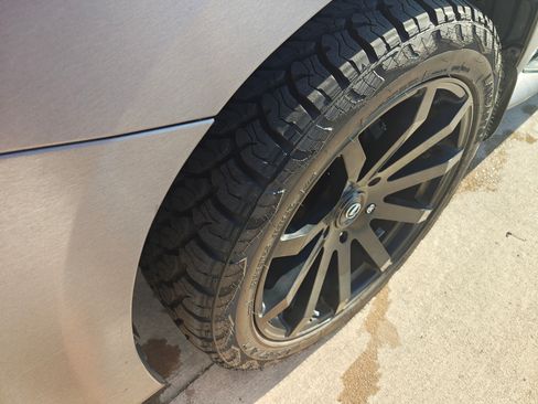 Used 2013 Lexus LX 570 4WD w/ Luxury Pkg image 24
