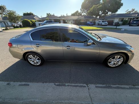 Used 2011 INFINITI G25 Journey w/ Moonroof Pkg image 8