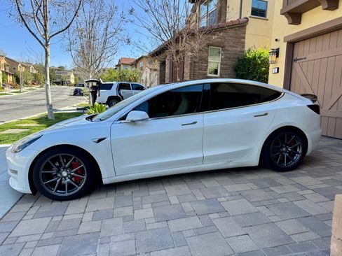 Used 2020 Tesla Model 3 Long Range image 9