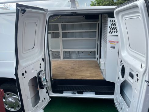 Used 2008 Ford E-350 and Econoline 350 Extended Super Duty RWD image 11