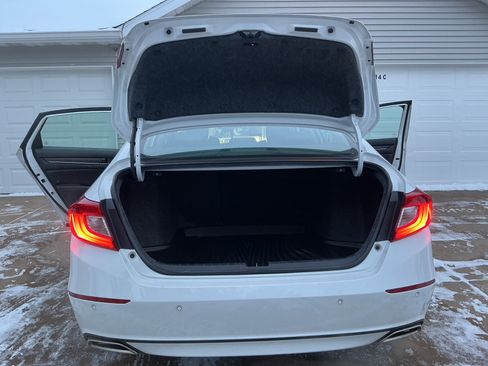 Used 2021 Honda Accord Touring image 9