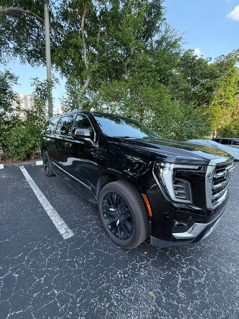 Used 2026 GMC Yukon XL Elevation w/ LPO, Elevation Black Package RWD image 13