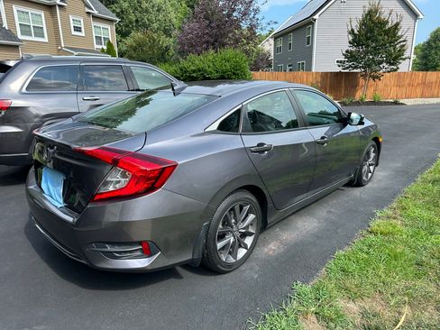 Used 2021 Honda Civic EX-L image 2