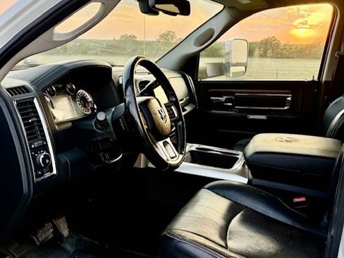 Used 2016 RAM 2500 Laramie w/ Convenience Group image 12
