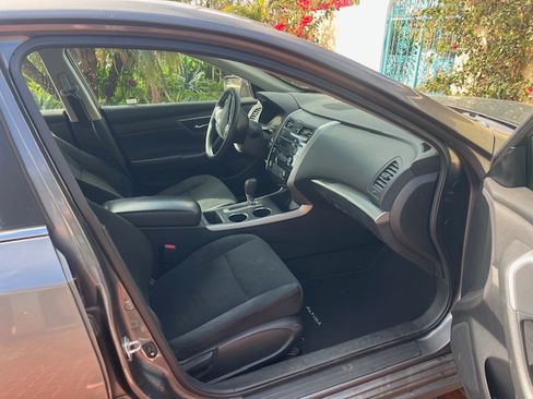 Used 2015 Nissan Altima 2.5 S w/ Power Driver Seat Package image 10