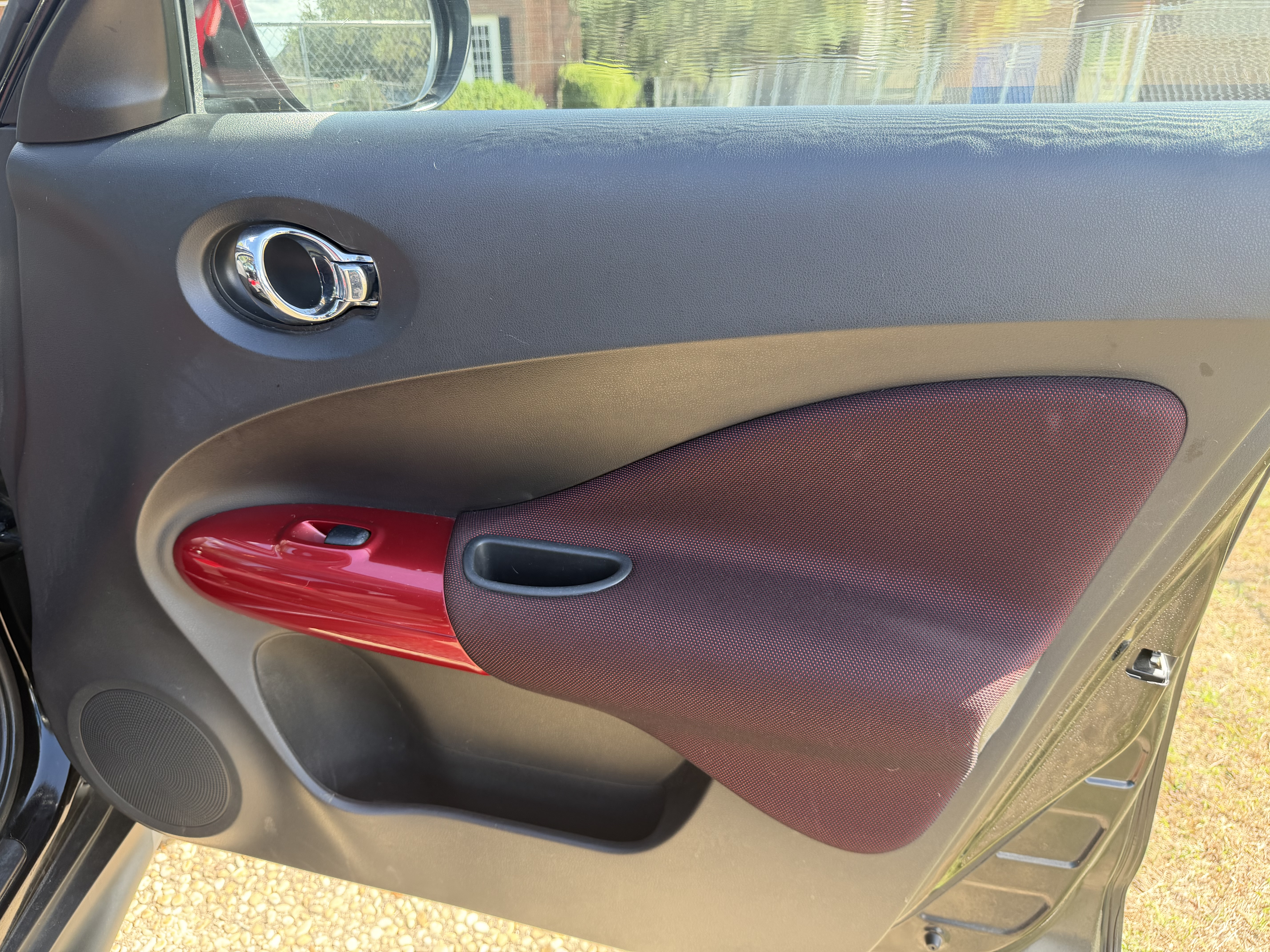 Used 2012 Nissan Juke SV AWD/4WD image 16