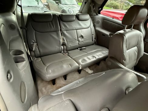 Used 2005 Toyota Sienna XLE image 11